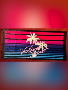 Victoria’s Secret Retro Palm Tree Striped Beach Towel